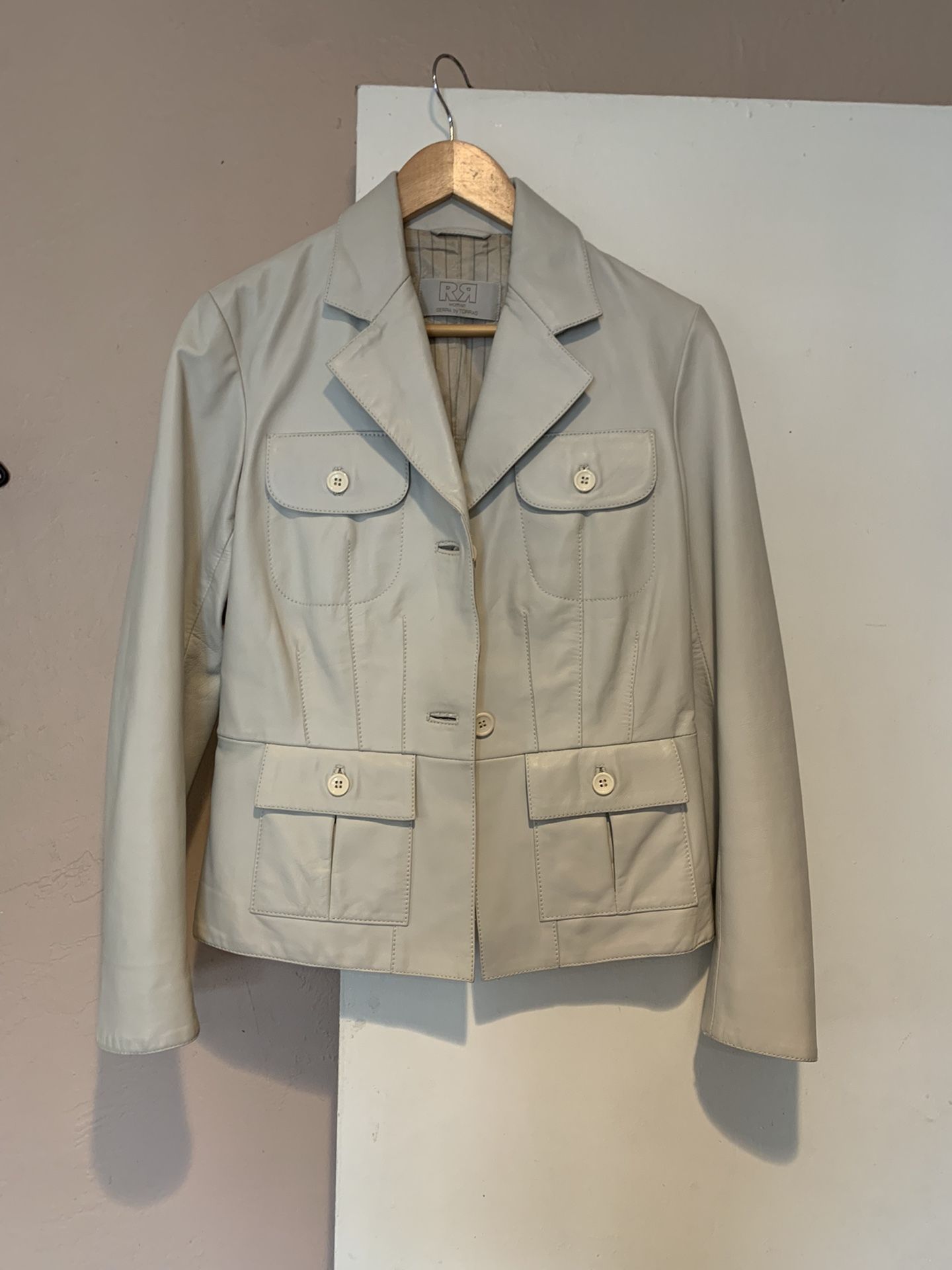 Woman’s Off white Cream Colored Leather Jacket Size S/M -purchased In Barcelona, Spain