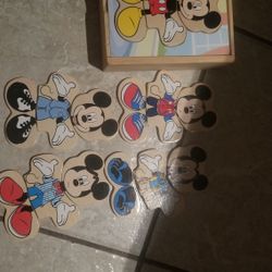 Mickey mouse Dress Up Puzzle