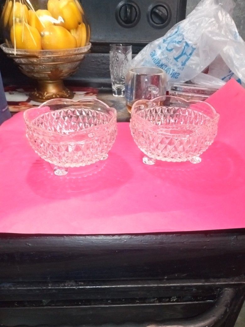 Set of 2 Vintage footed diamond point pattern