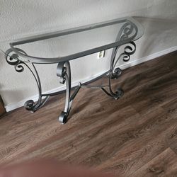 ENTRANCE TABLE 