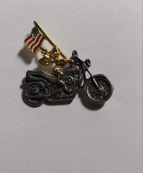 Motorcycle Biker Pin Brooch With Angel Holding American Flag Hat Lapel Pin 1.5"