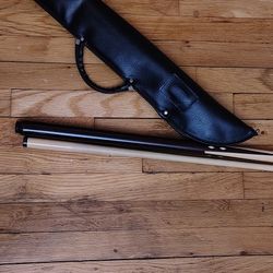 Billiards cue set with case and glove