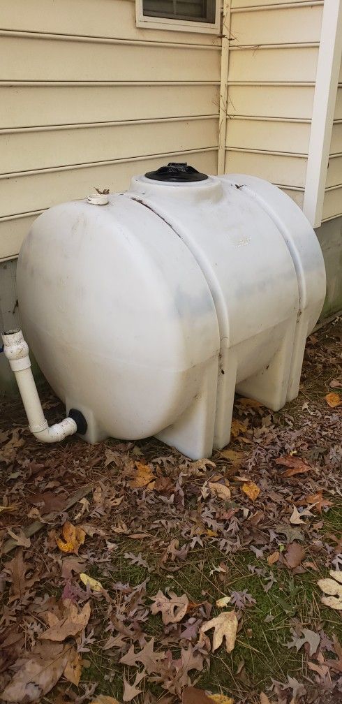 250 Gallon Water Tote