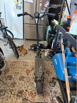 Apollo Phantom V2 e-Scooter (2021) // $750 OBO