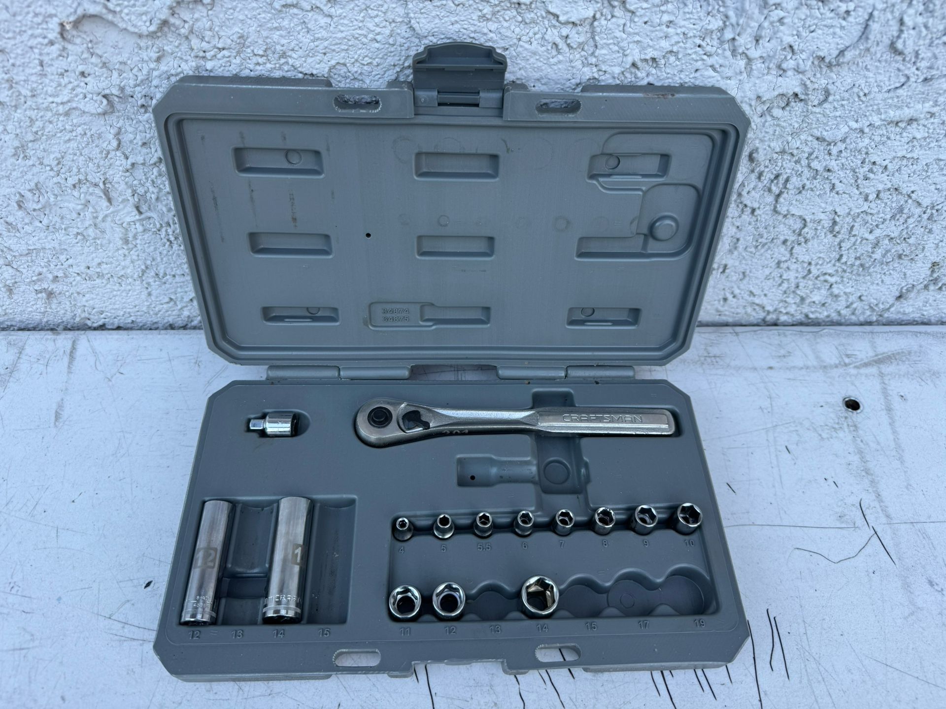 Craftsman socket set. Missing a few pieces. $10