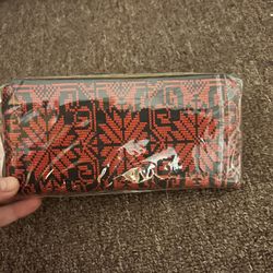 Embroidered wallet