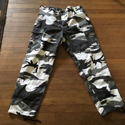 Sz 35-39 waist perfect condition summit camo