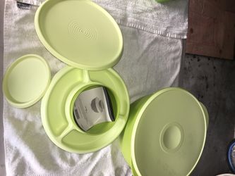 Tupperware Bowl Set