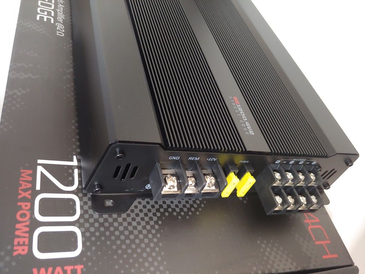 MEMPHIS 1200 WATTS 4 CHANNEL BUILT IN CROSSOVER CAR AMPLIFIER ( BRAND NEW PRICE IS LOWEST INSTALL NOT AVAILABLE )