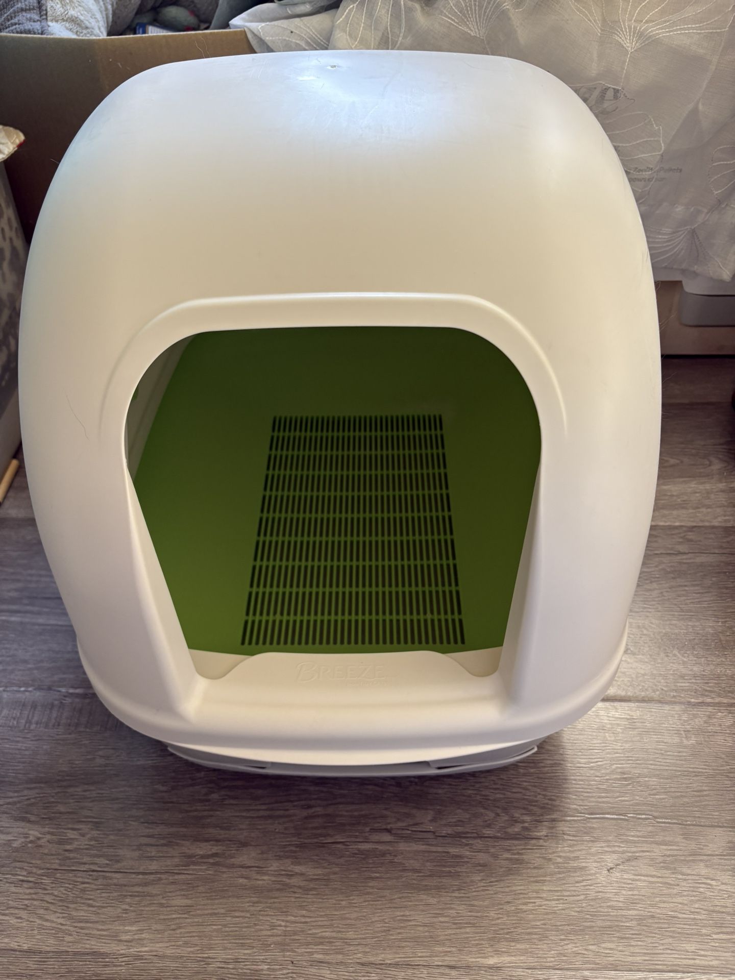 Covered Breeze Litter Box System