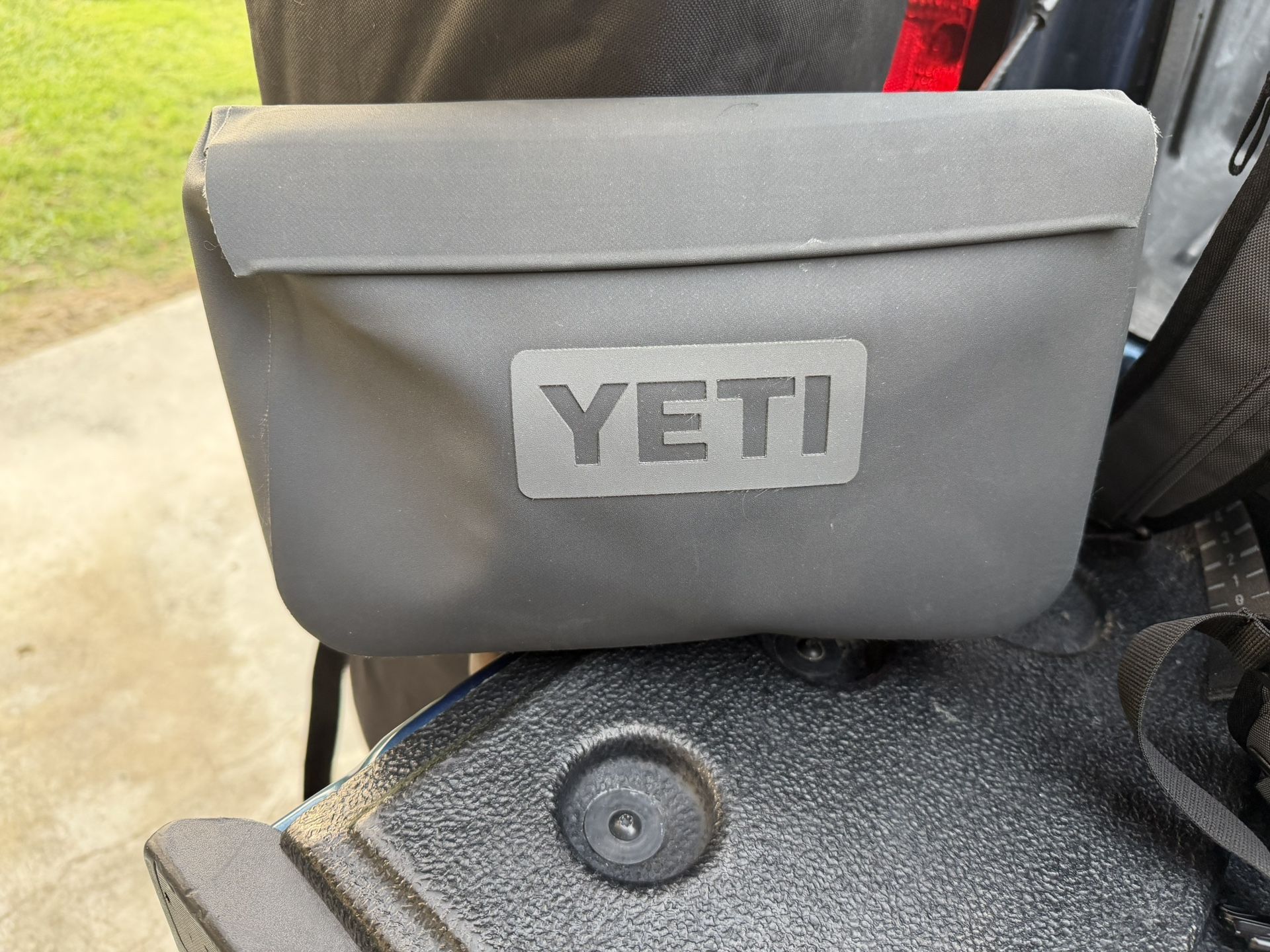 Yeti Sidekick