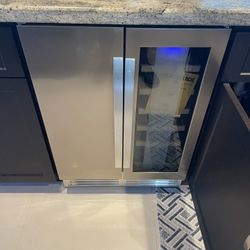 New Scratch and dent Wine Cooler