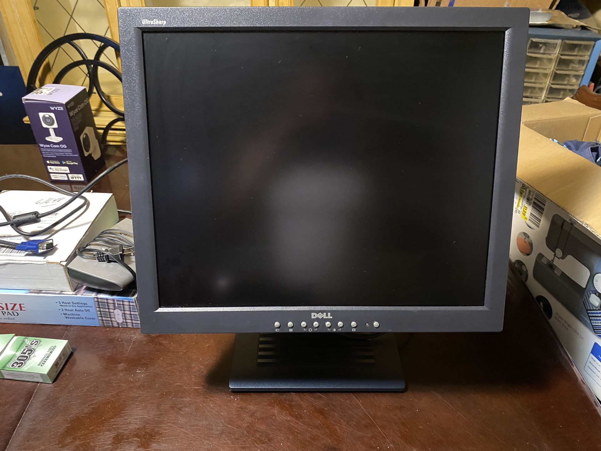 Dell UltraSharp 18” Monitor With Adjustable Stand