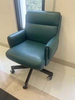 Sillas de Escritorio/ Desk Chairs $65 Each