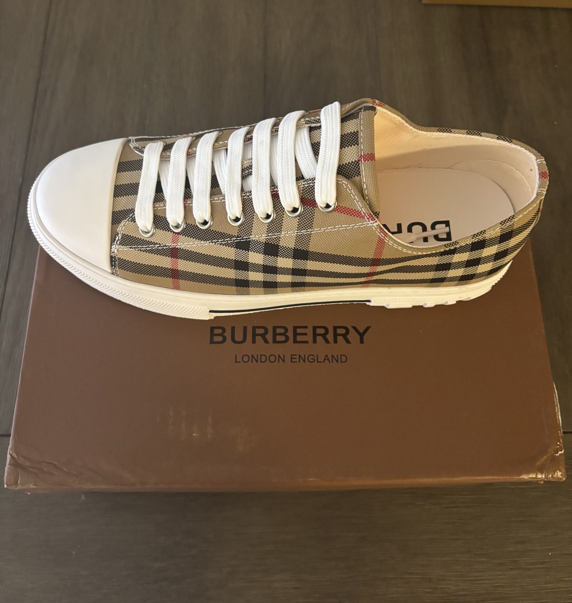 THE ULTIMATE WOMEN BURBERRY