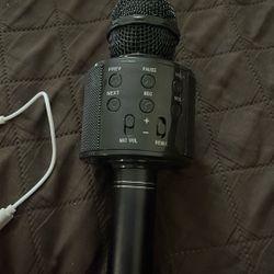 1pc LED Flashing Karaoke Microphone, Handheld Microphone Speaker, Suitable As Christmas And Birthday Gift For All Ages, Can Be Used For Singing 