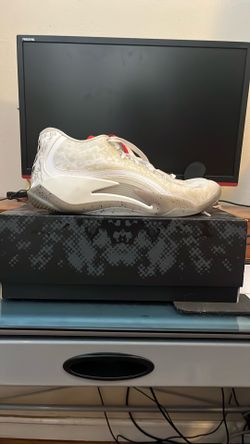 Zion 3 Basketball Shoe