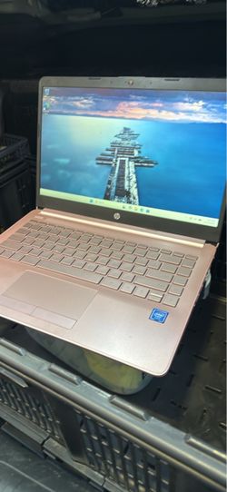 Nice Hp laptop 14” rose gold
