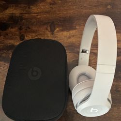 Beats Solo 4 Headphones 