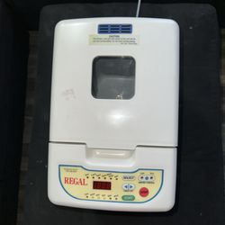 Regal Bread Maker White