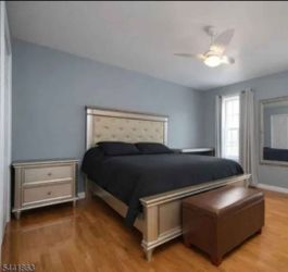 Queen Bedroom Set with Nightstand