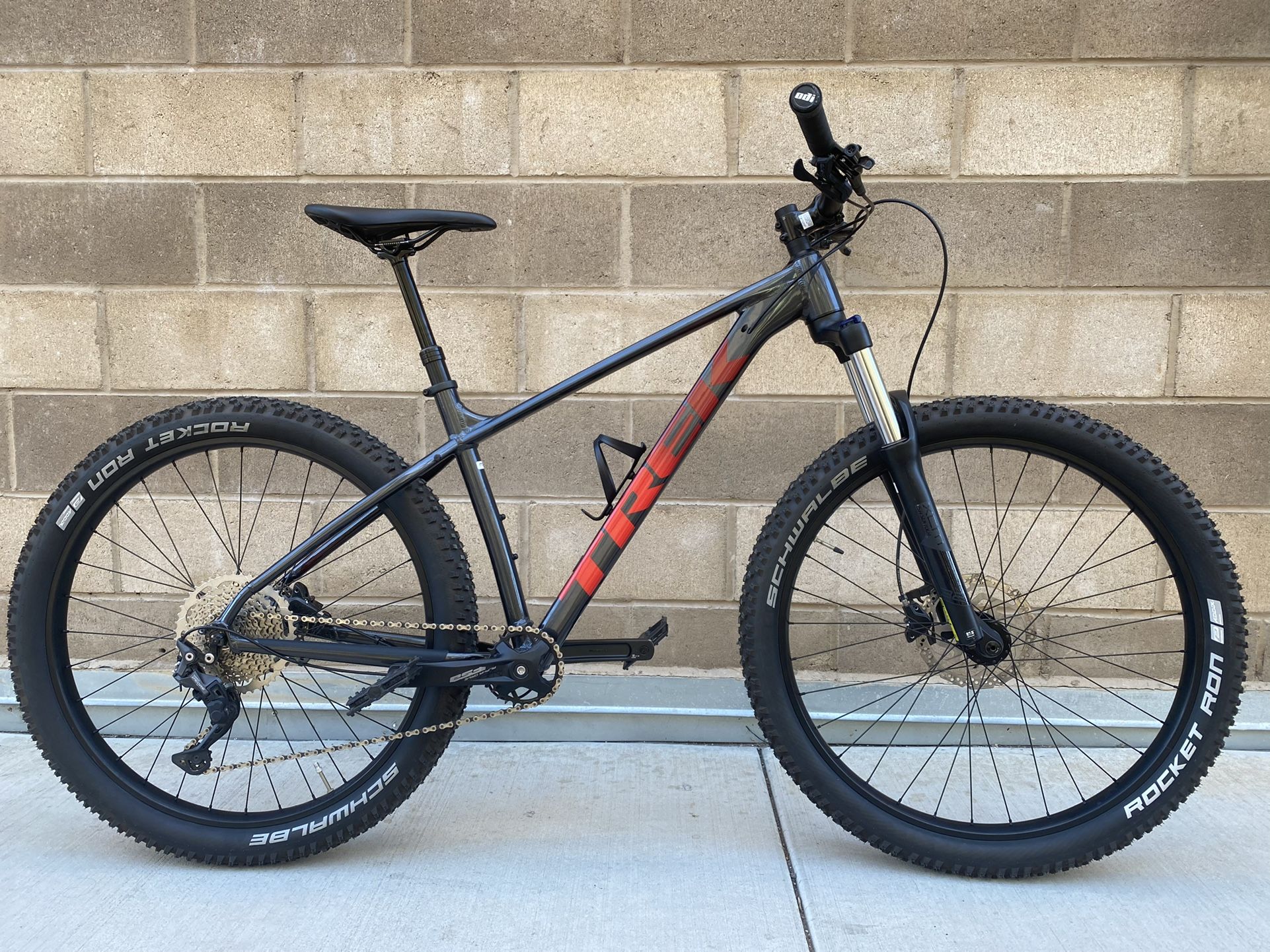 2021 Trek Roscoe 6 M L 27.5 for Sale in Chula Vista CA OfferUp