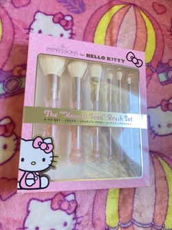 Hello Kitty Makeup Brushes
