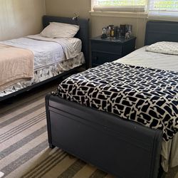 2 Vintage Panel Bed- Twin Size