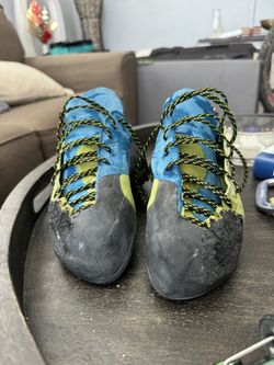 Scarpa Mago 40.5 Climbing Shoes