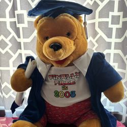 2003 Disneyland Grad Night Pooh Bear 
