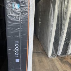 Nectar Mattress 

Nectar premier Cooper 14" queen Size Mattress 
Medium firm Memory Foam 

Brand New

Delivery available 