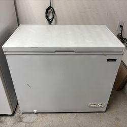 Free Magic Chef  Electric Freezer