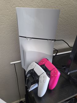 PS5 Bundle - Console + Pink & White Controllers + Charging Dock! 🎮