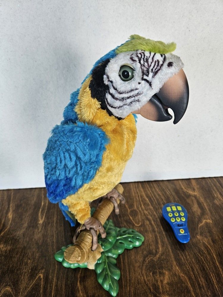 Hasbro FurReal Friends Squakers McCaw interactive parrot toy with stand and remote WORKS
