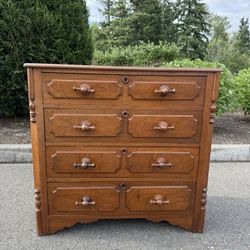 Antique Victorian 4 Drawer Chest. Chest of drawers. Antique chest of drawers