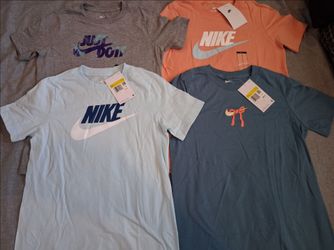 Girls nike t-shirts size small new