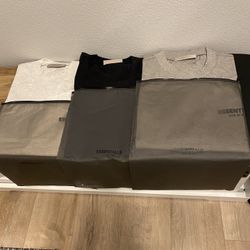 Essentials T-shirts Large