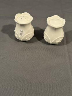 Princess House Marbella™ Salt & Pepper Shakers – Brand New Price: $20