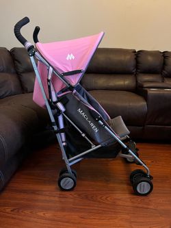 MACLAREN LIGH STROLLER