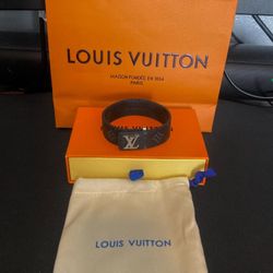 Lv Slim Bracelet Louis Vuitton