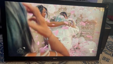 TV LG DE 47” NO SMART TV INCLUYE CONTROL USADA BUENA CONDICIÓN NO TIENE BASE SE CUELGA EN LA PARED