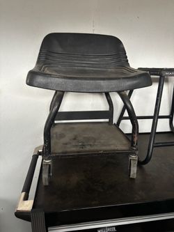 Mechanic rolling chair