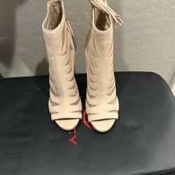 New out of box guess shoes