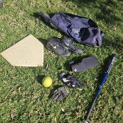 Softball Easton bag, worth supercell aluminim bat, Cleats And batting gloves