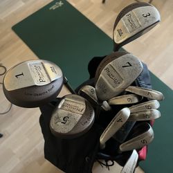 Set Of Women’s Golf Clubs