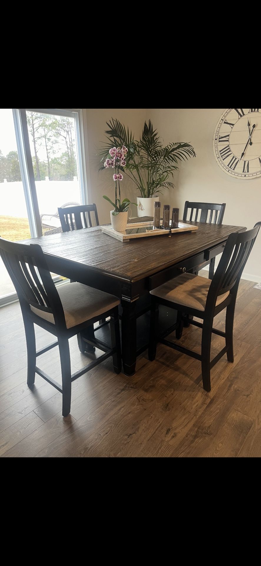 Dinning Table