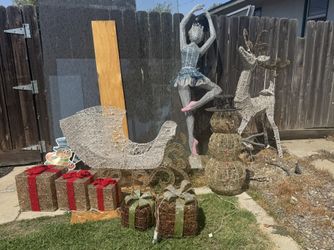 Christmas Lawn Decor