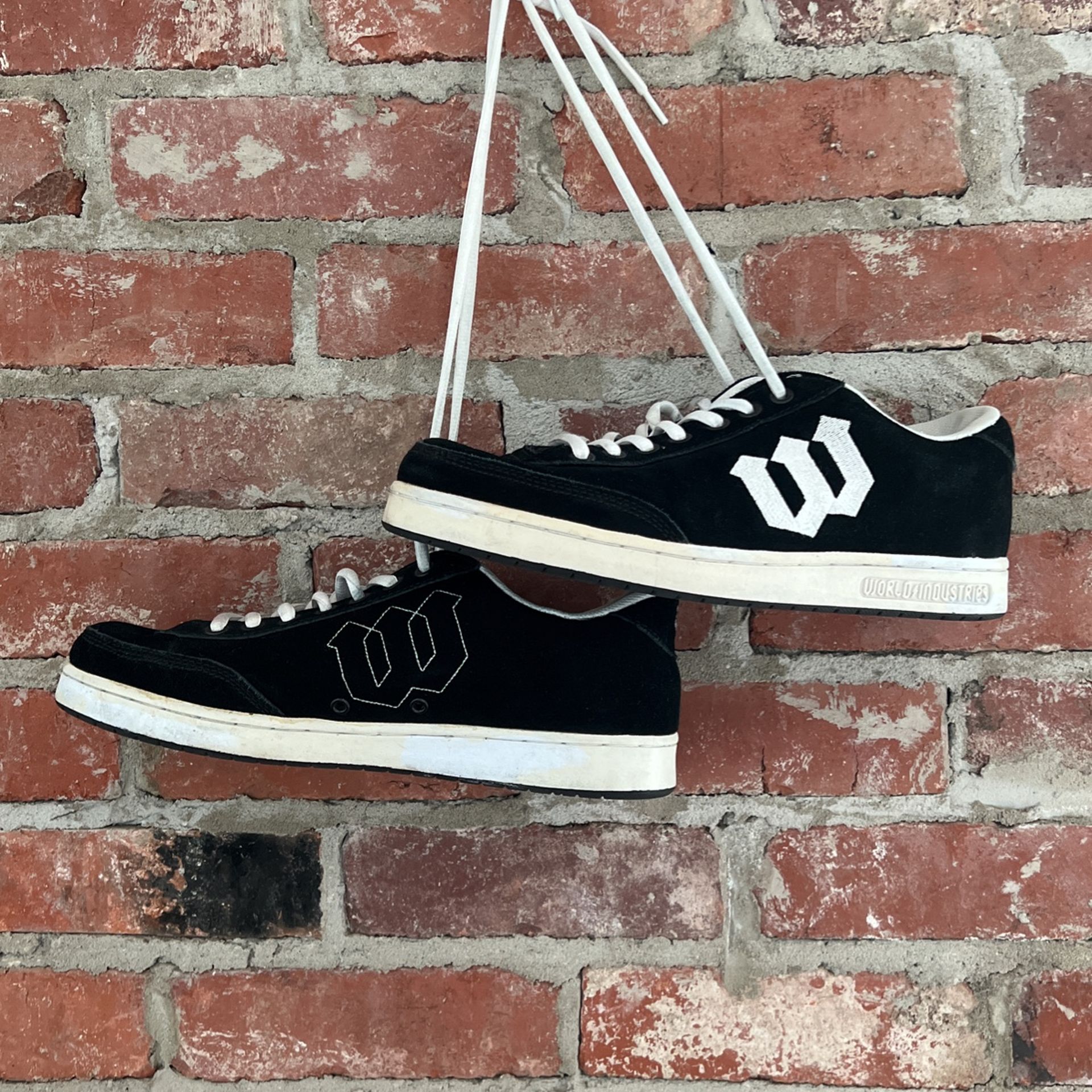 Vintage skate shoes World Industries