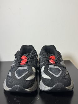 New Balance Chunky Sneakers — Black/Gray