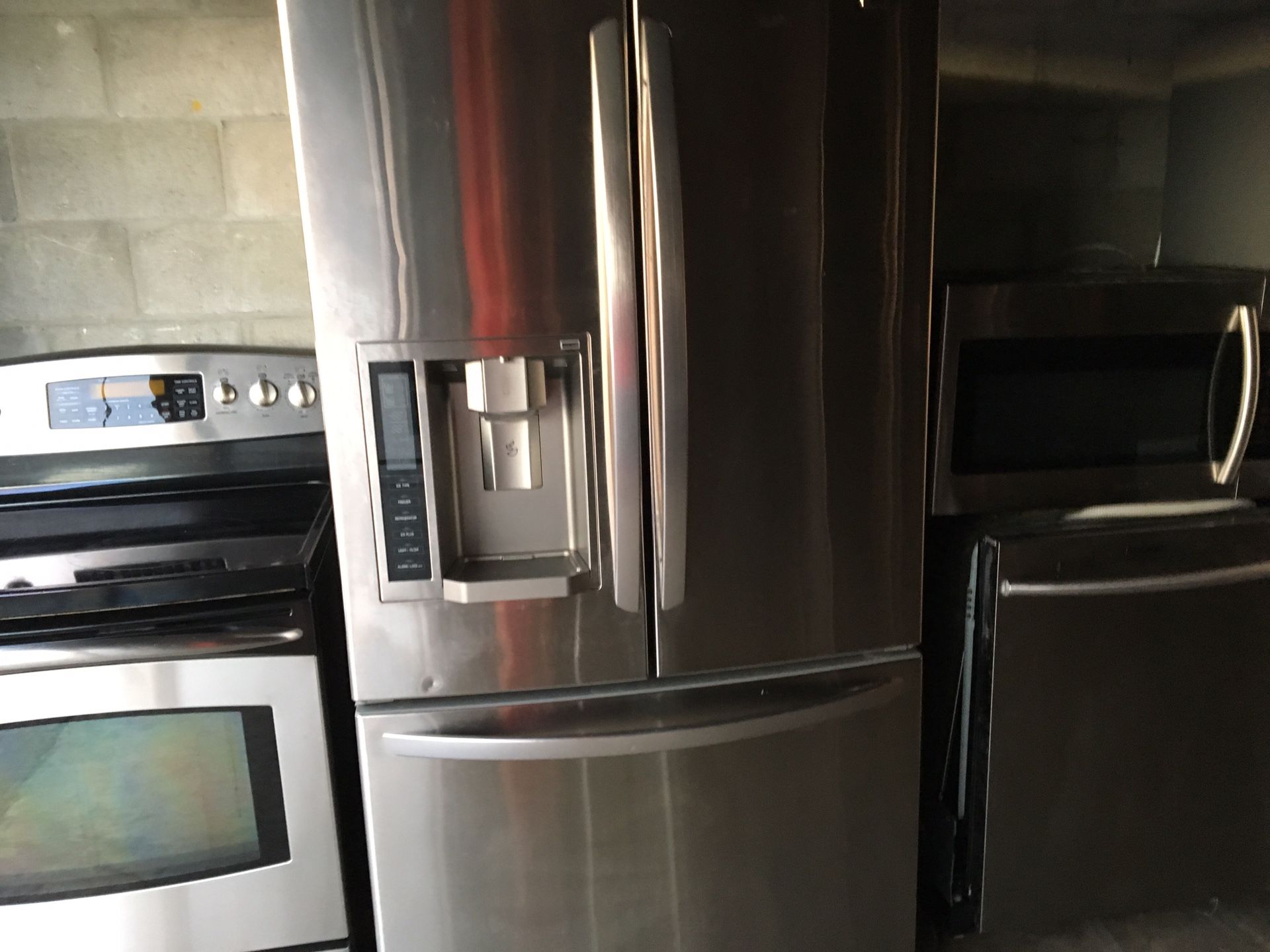 Stainless steel package fridge stove dishwasher microwave just $1,450